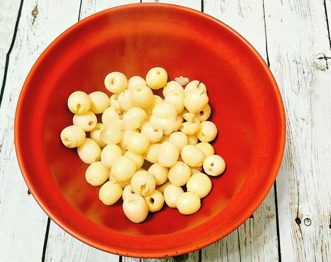bí quyết nấu hạt sen khô mềm bùi không sượng