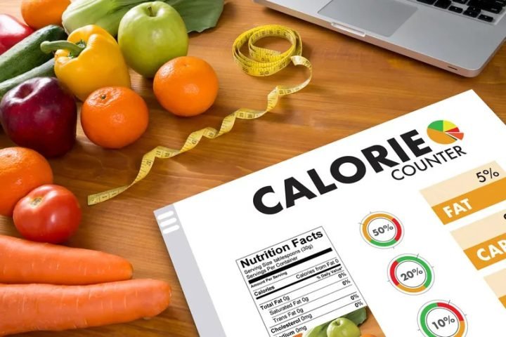 Biểu đồ so sánh đơn vị năng lượng kilojoule (kJ) và kilocalorie (kcal) trên nhãn thực phẩm, giúp hiểu rõ kJ bằng bao nhiêu calo để quản lý dinh dưỡng.