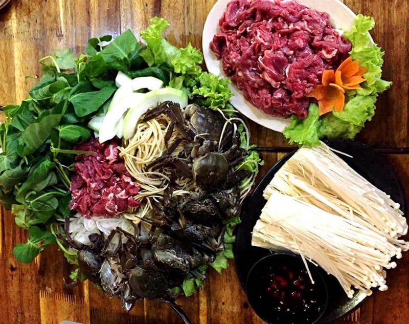 Bộ nguyên liệu tươi ngon chuẩn bị cho món lẩu riêu cua đồng