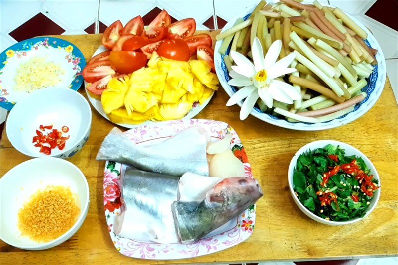 Bông súng và nguyên liệu cho canh chua cá hú