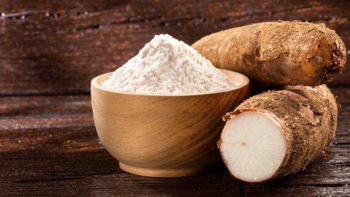 Bột năng trắng mịn được sản xuất từ củ khoai mì tươi