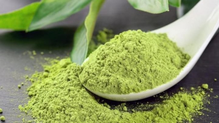 Bột trà xanh matcha nguyên chất có hàm lượng calo rất thấp, hỗ trợ kiểm soát cân nặng