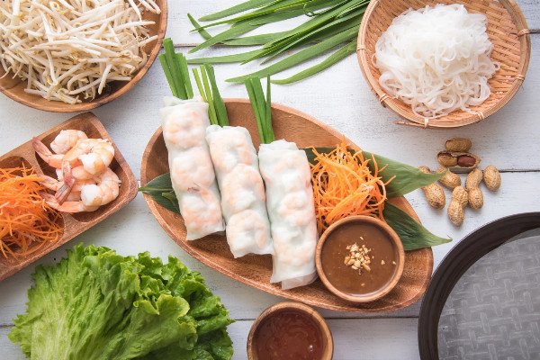 Bữa ăn với khâu nhục đậm đà, cơm trắng và dưa cải chua, cân nhắc khâu nhục bao nhiêu calo khi thưởng thức