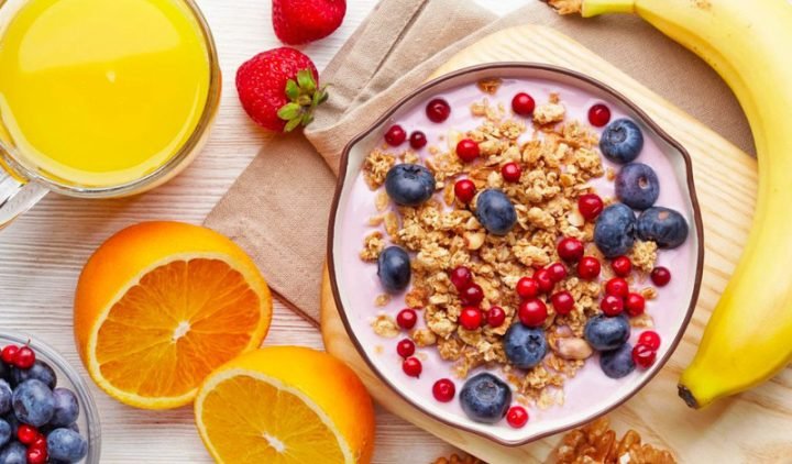Bữa sáng lành mạnh cung cấp năng lượng và dưỡng chất cần thiết