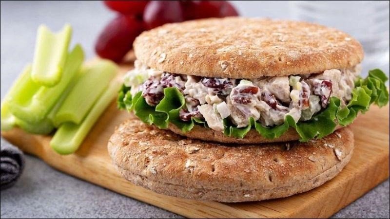 Bữa sáng với sandwich sữa chua Hy Lạp bổ dưỡng