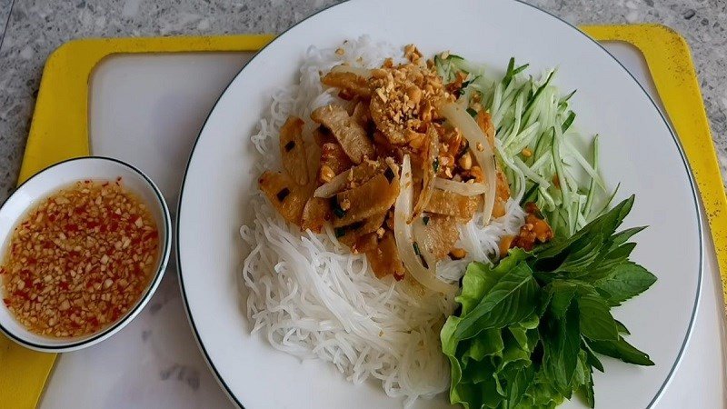 Bún thịt xào chay thơm ngon cho bữa sáng