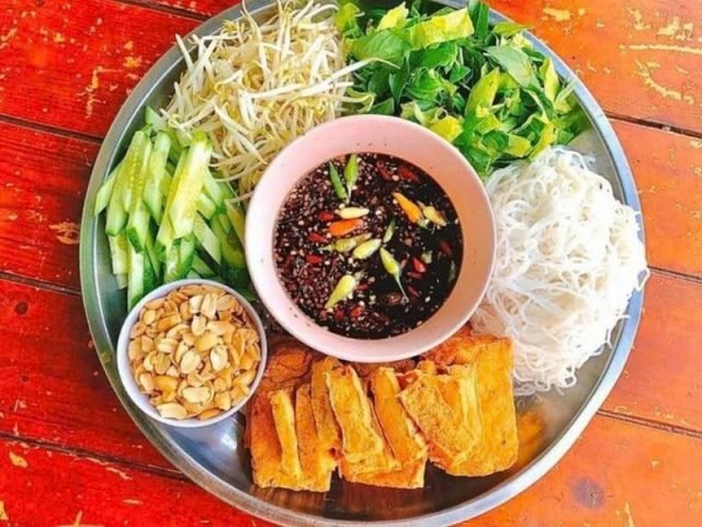 Bún trộn nhiều calo không