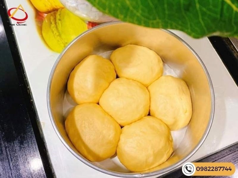 Bước 4 - Nướng bánh bằng nồi cơm điện