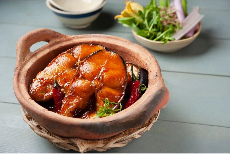 Cá basa kho tộ có lượng calo trung bình khoảng 190-250 calo/100g