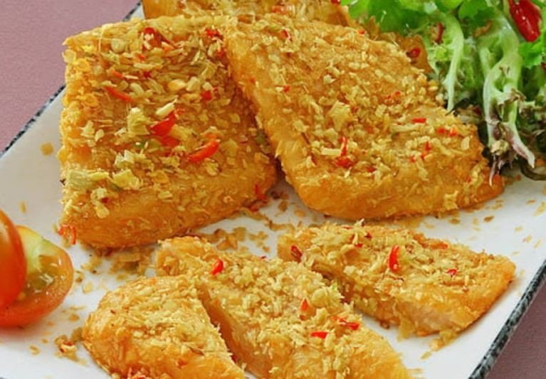 Cá basa phi lê chiên sả ớt thơm lừng, vị cay hấp dẫn