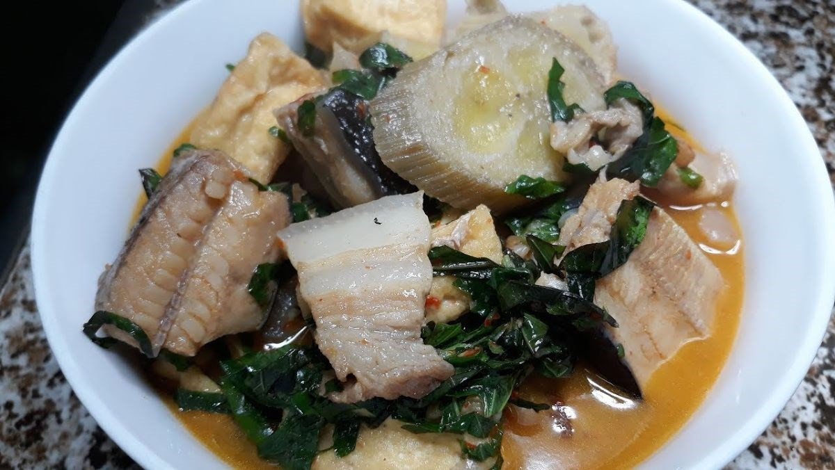 Cá đuối om chuối đậu thơm ngon