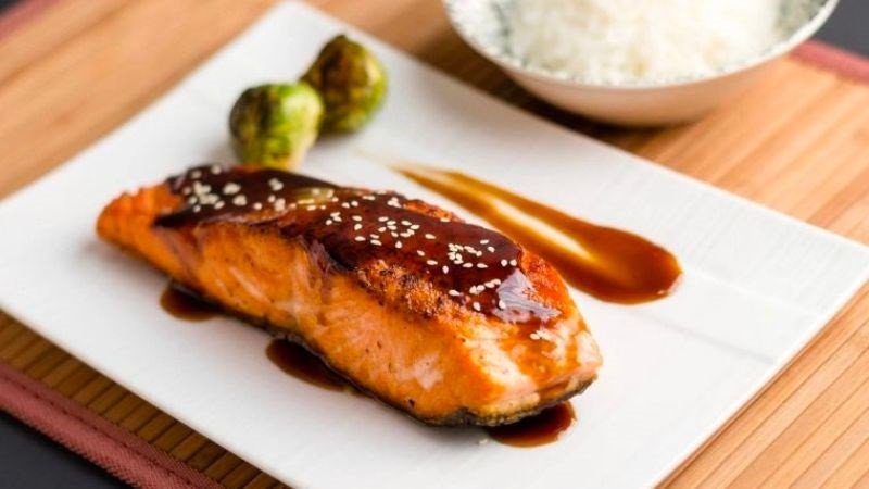 Cá hồi nướng vàng ươm, thơm ngon tại nhà