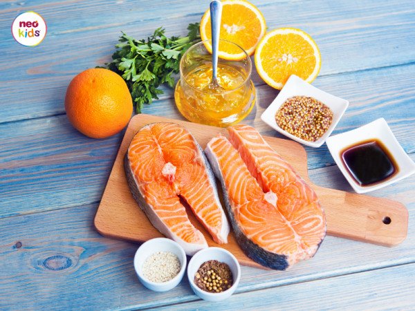 Cá hồi phi lê tươi rói, nguồn dinh dưỡng dồi dào cho bé ăn dặm
