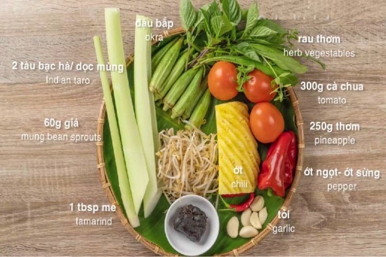 Cá hú tươi cùng các nguyên liệu rau củ để nấu canh măng chua