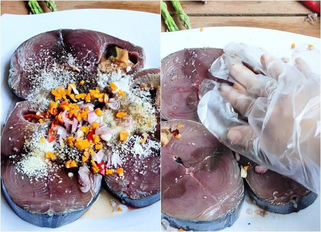 Cách Nấu Bún Cá Đơn Giản Tại Nhà Thơm Ngon Chuẩn Vị Cá ngừ đang được ướp với gia vị cho món bún cá