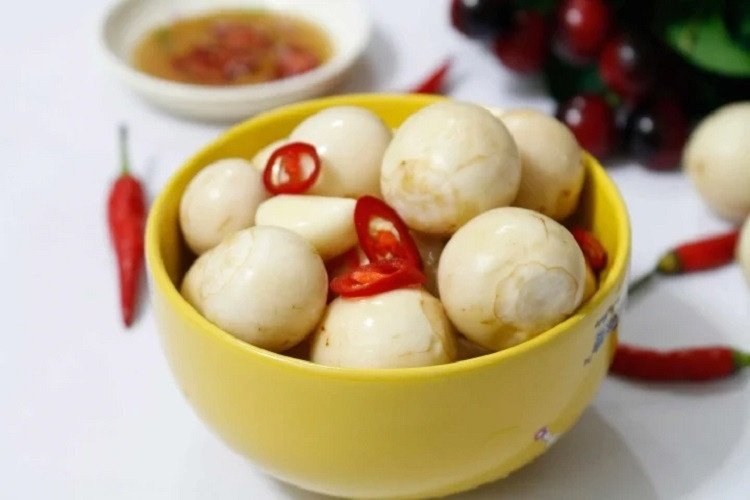 Cà pháo tươi nguyên liệu chính cho món cà muối, chứa ít calo và giàu dinh dưỡng