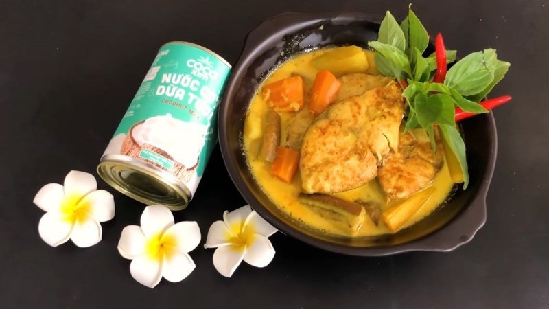 Cà ri cá thu thơm béo, đậm đà, ăn kèm bún hoặc bánh mì