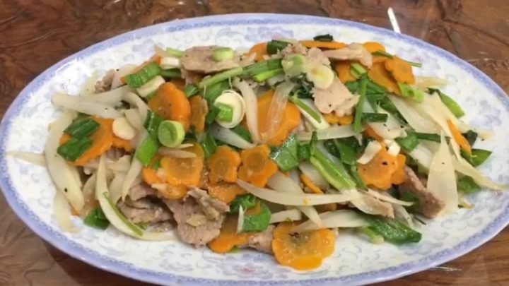 Cách Xào Cà Rốt Ngon Chuẩn Vị, Đủ Dinh Dưỡng Cho Mọi Bữa Cà rốt xào thịt heo