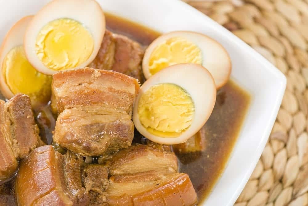 Các bước sơ chế nguyên liệu cho món thịt kho tàu hấp dẫn