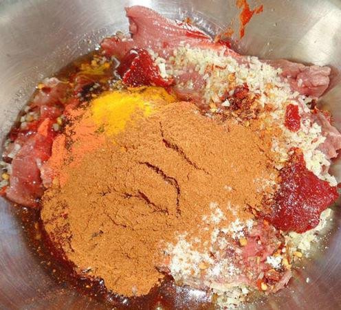 Các loại gia vị chuẩn bị ướp thịt bò khô bằng nồi chiên không dầu