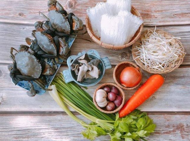 Các nguyên liệu tươi ngon để chế biến món miến xào cua