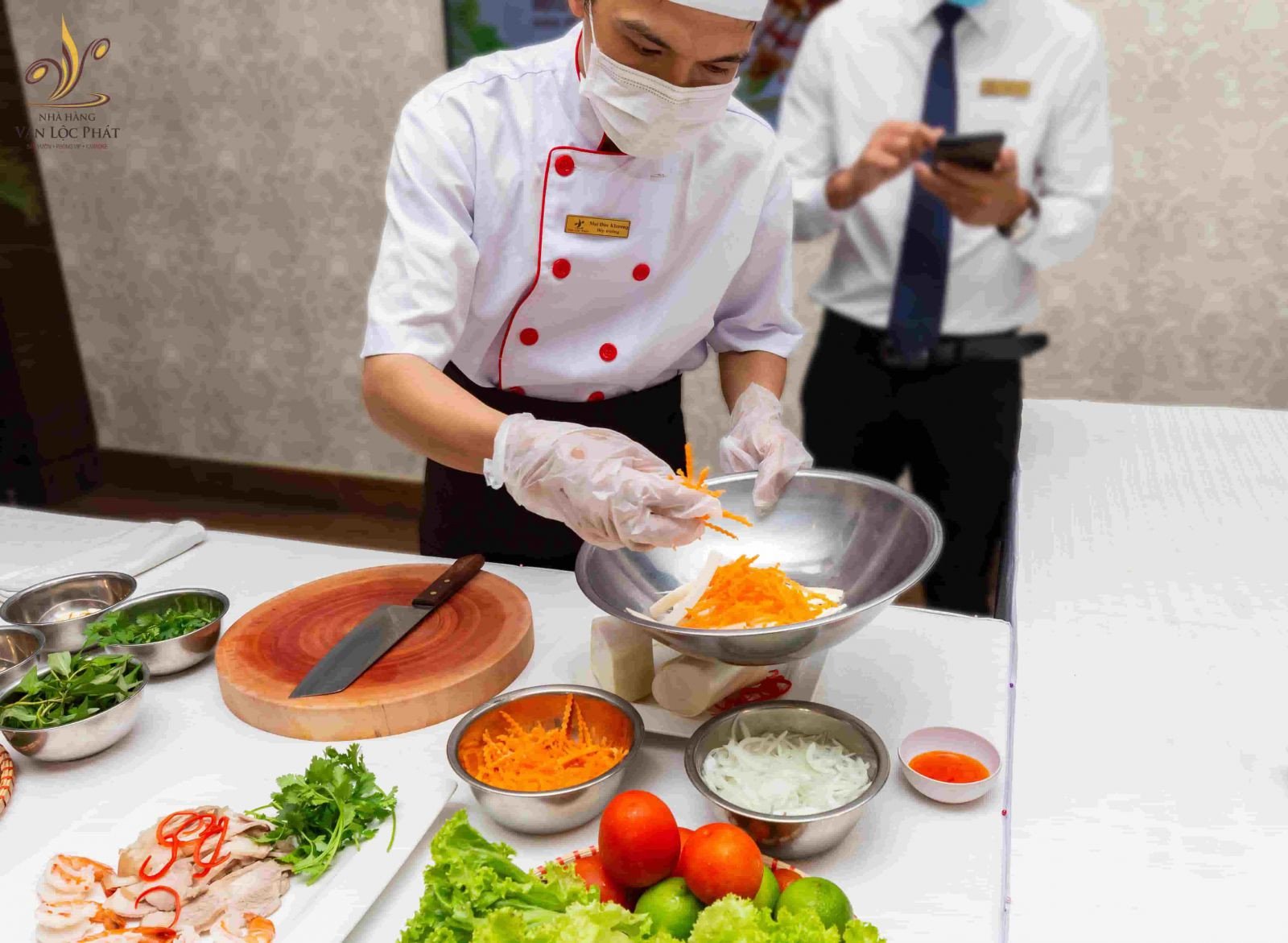 Các nguyên liệu tươi ngon để chuẩn bị cách làm gỏi củ hủ dừa tôm thịt