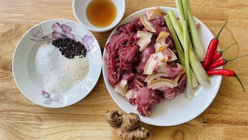 Các nguyên liệu tươi ngon để làm món thịt nai hấp sả