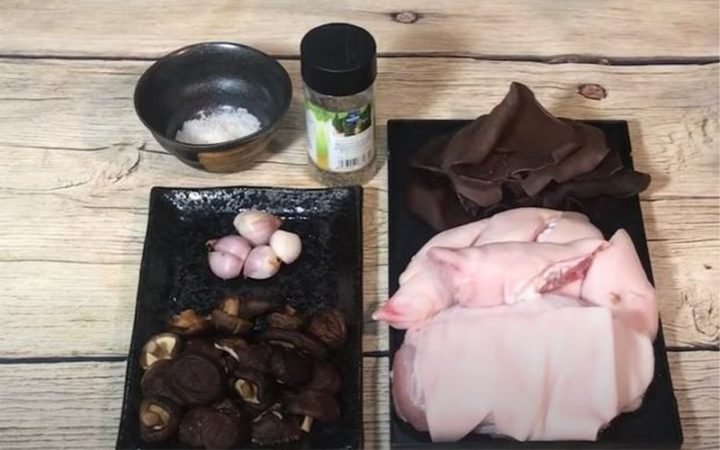 Bí Quyết Nấu Thịt Đông Chân Giò Miền Bắc Ngon Chuẩn Vị Các nguyên liệu tươi ngon để nấu thịt đông chân giò miền Bắc.