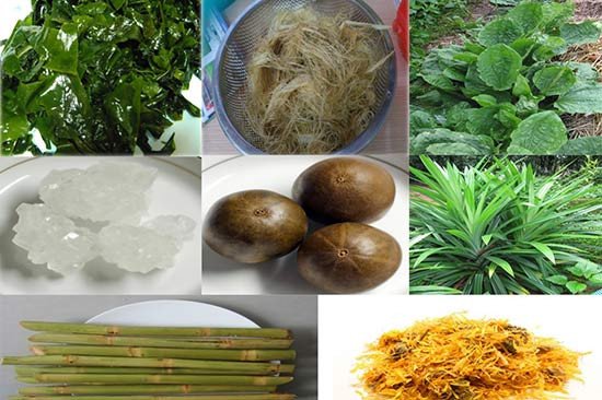 Các nguyên liệu tươi ngon được sơ chế cẩn thận để nấu sâm rong biển