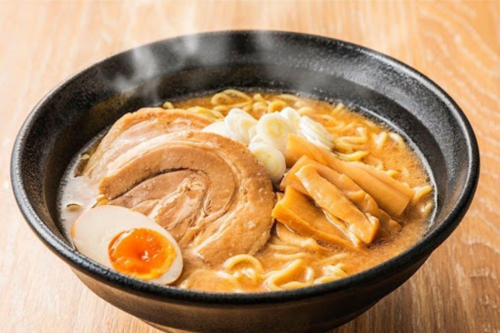 Các thành phần chính ảnh hưởng đến lượng calo trong mì ramen