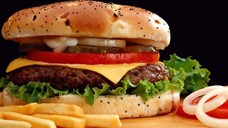 Các thành phần dinh dưỡng trong một chiếc bánh hamburger