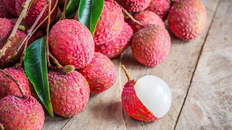 Cách ăn vải không bị nóng