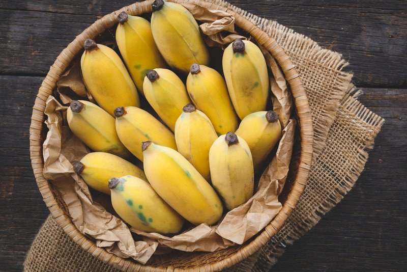Cách chọn chuối sứ ngon để làm bánh sắn gói lá chuối hấp