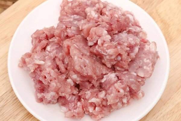 Cách chọn mua miếng thịt heo tươi ngon cho món mắm tép chưng thịt