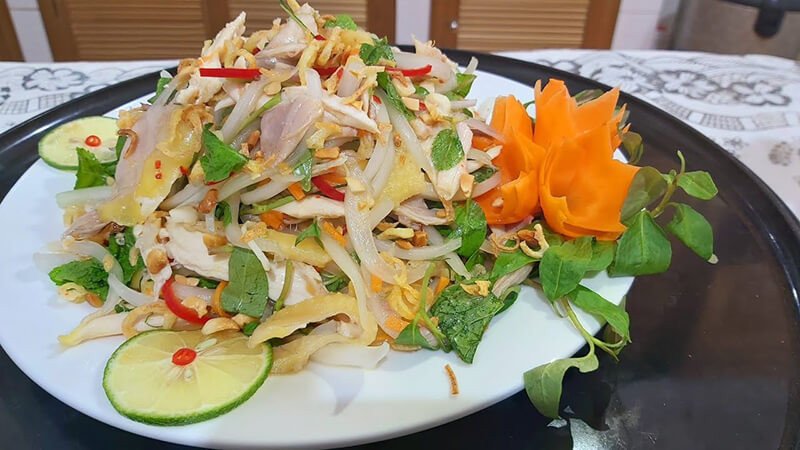 Cách làm nộm thịt gà xé phay thanh mát tại nhà