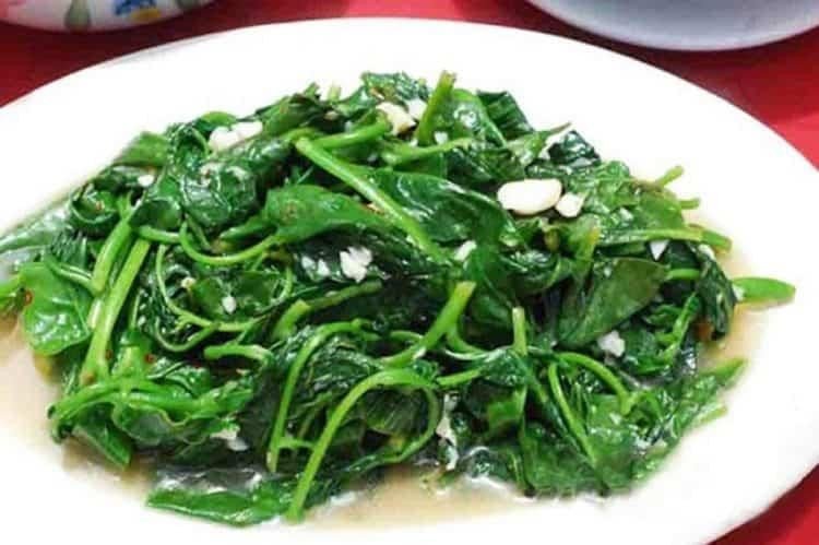 Cách làm rau mồng tơi xào tỏi thơm lừng
