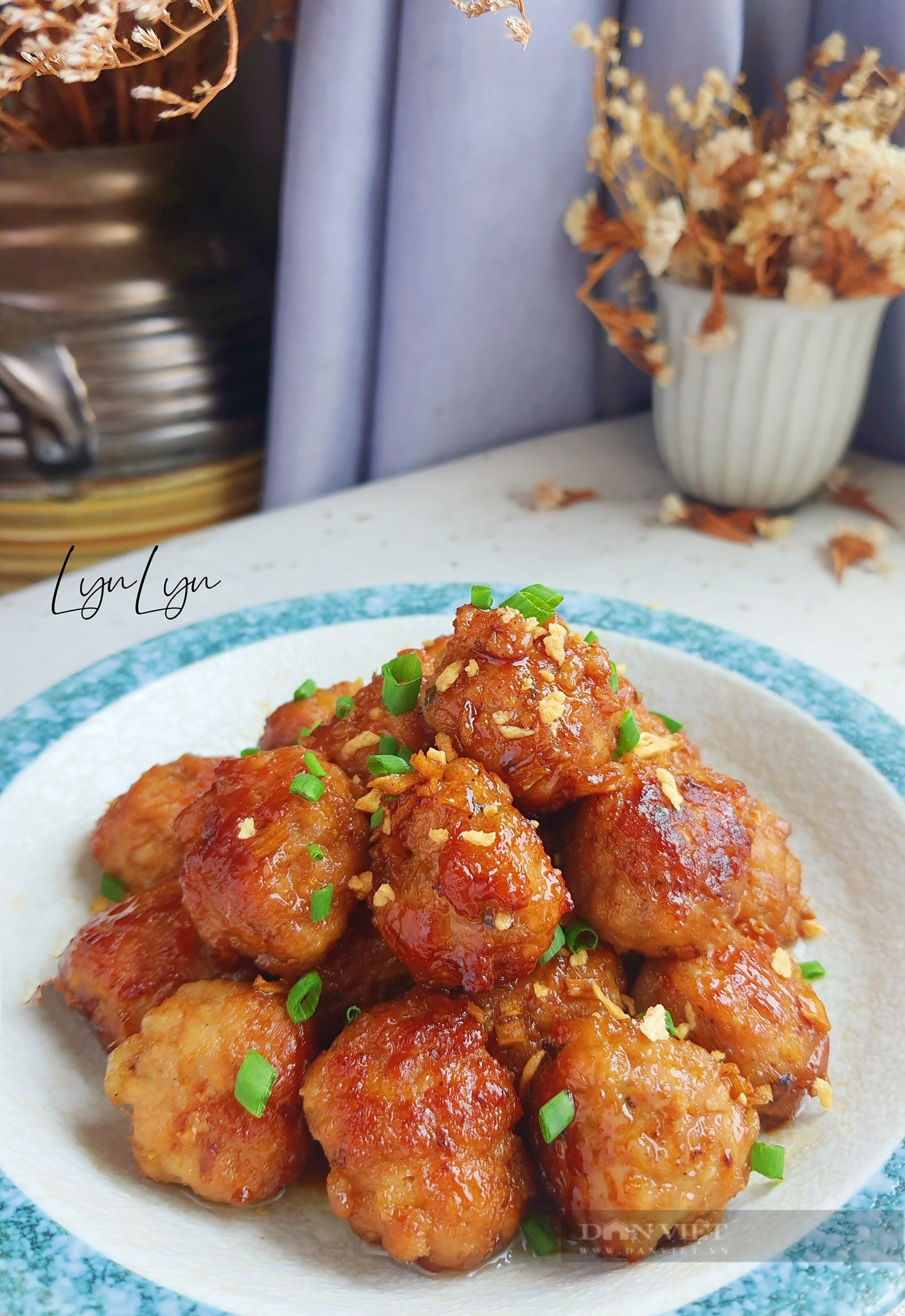 Cách làm thịt viên chiên không bị khô vàng giòn