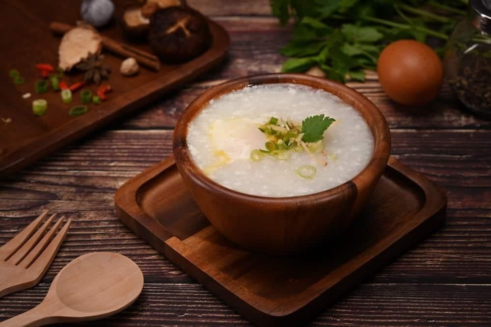 cách nấu cháo trứng gà cho bé 7 tháng ngon bổ dưỡng