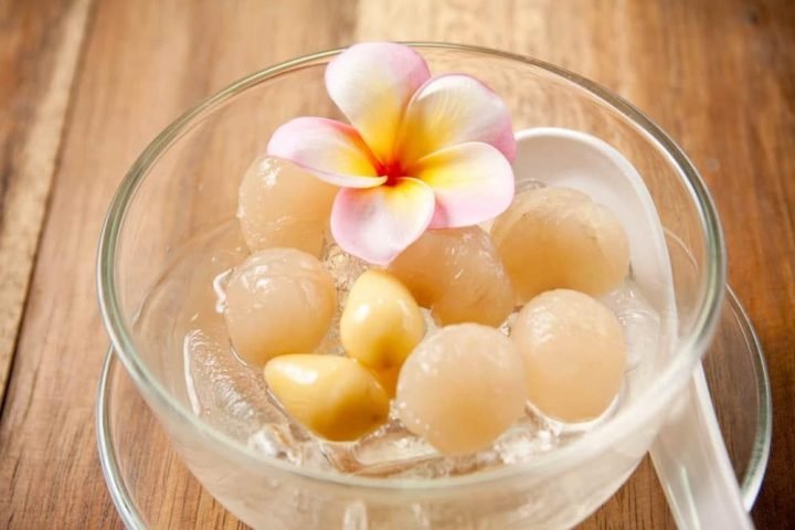 Cách nấu chè nhãn tươi hạt sen truyền thống