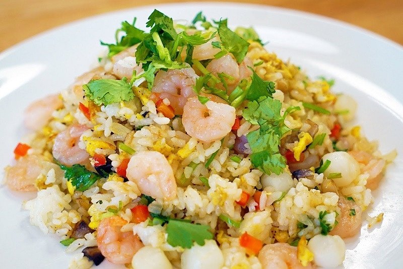 Cách rang cơm ít dầu mỡ