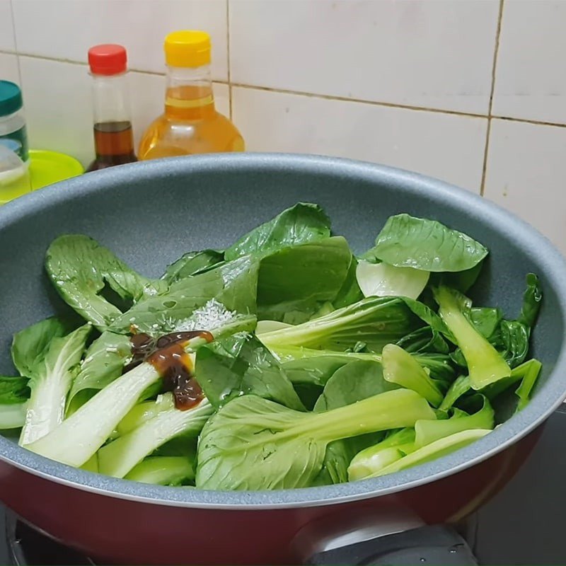 Cải chíp xào tỏi thơm lừng, hấp dẫn