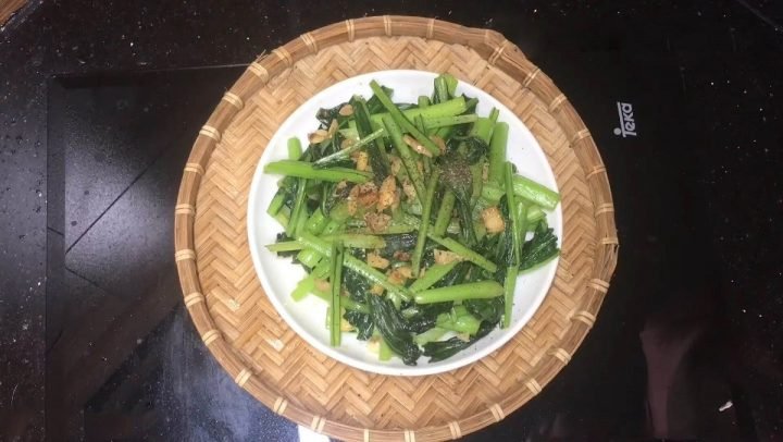 Cải ngọt xào tỏi thành phẩm