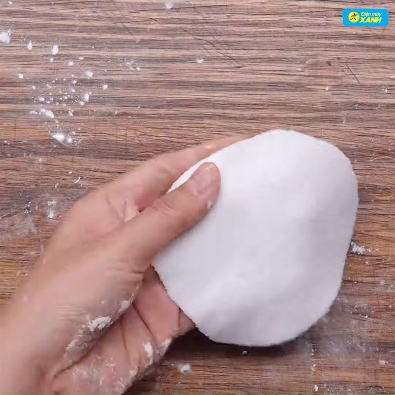 Cán mỏng vỏ bánh há cảo hình tròn