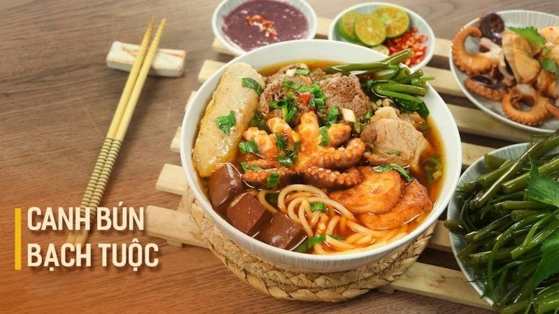 Canh bún bạch tuộc mềm ngon đậm đà