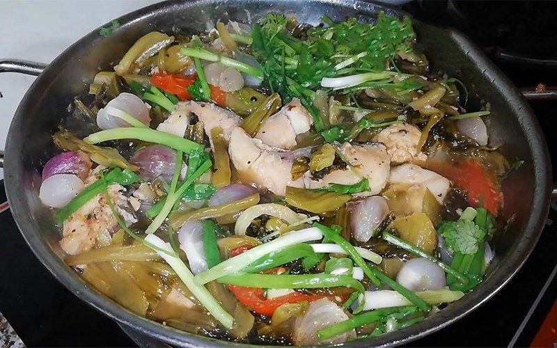 canh chua cá trắm dưa chua thơm ngon