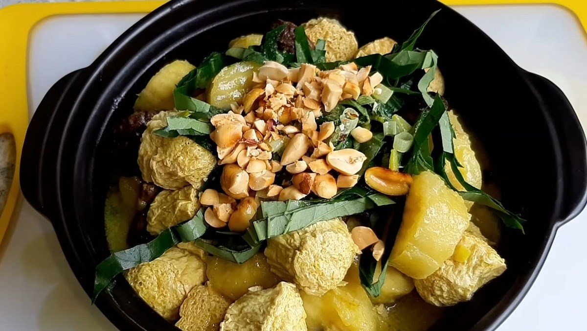 Canh chuối xanh lá lốt với nấm đông cô