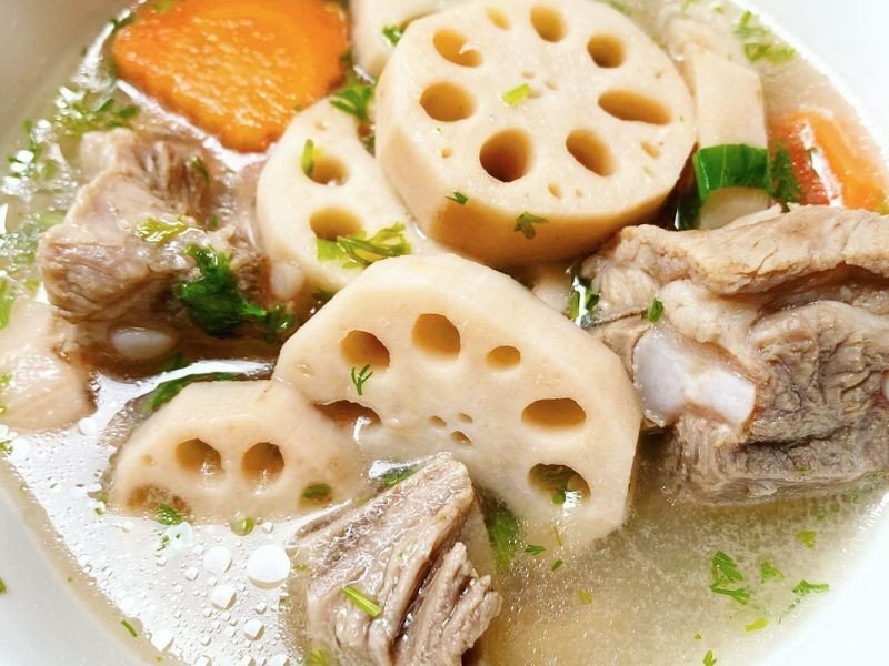 Canh củ sen sườn non ngô ngọt thanh mát