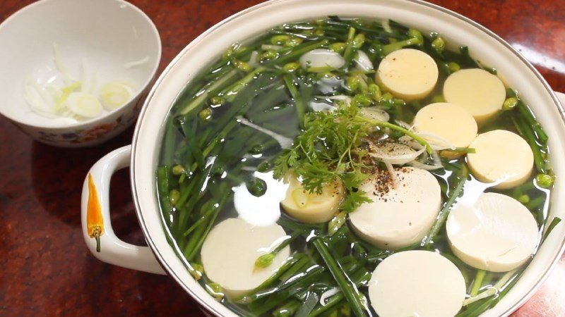 Canh đậu hũ non bông hẹ tươi ngon