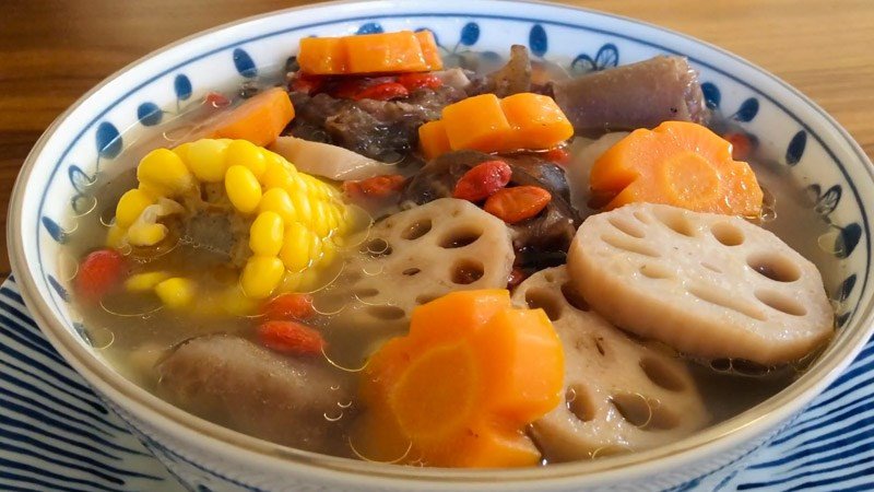 Canh đuôi bò củ sen mềm bùi, thanh mát, bổ dưỡng
