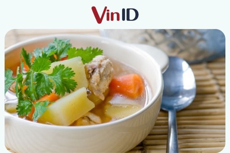 Canh gà rau củ đầy màu sắc và dinh dưỡng